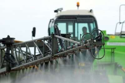 Detail of tractor sprayer. Schadensgutachten, Unfallgutachten, Fahrzeugbewertung, Sicherheitsprüfung und Fahrzeuggutachten für Landmaschinen, Traktoren, Forstfahrzeuge und alle weiteren Nutzfahrzeuge bei Bettels und Schrader in Hildesheim